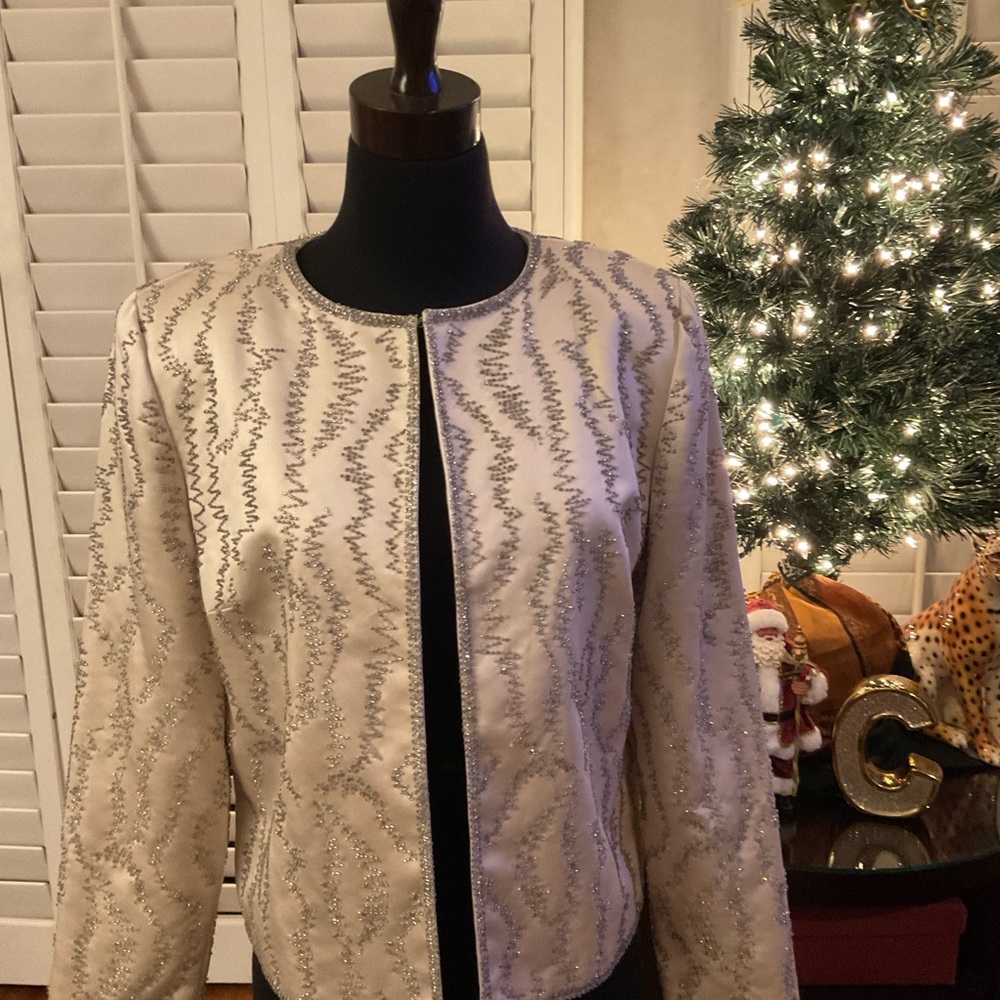 HOLIDAY NWOT VIE Victoria Royal Silky Beaded Jacket